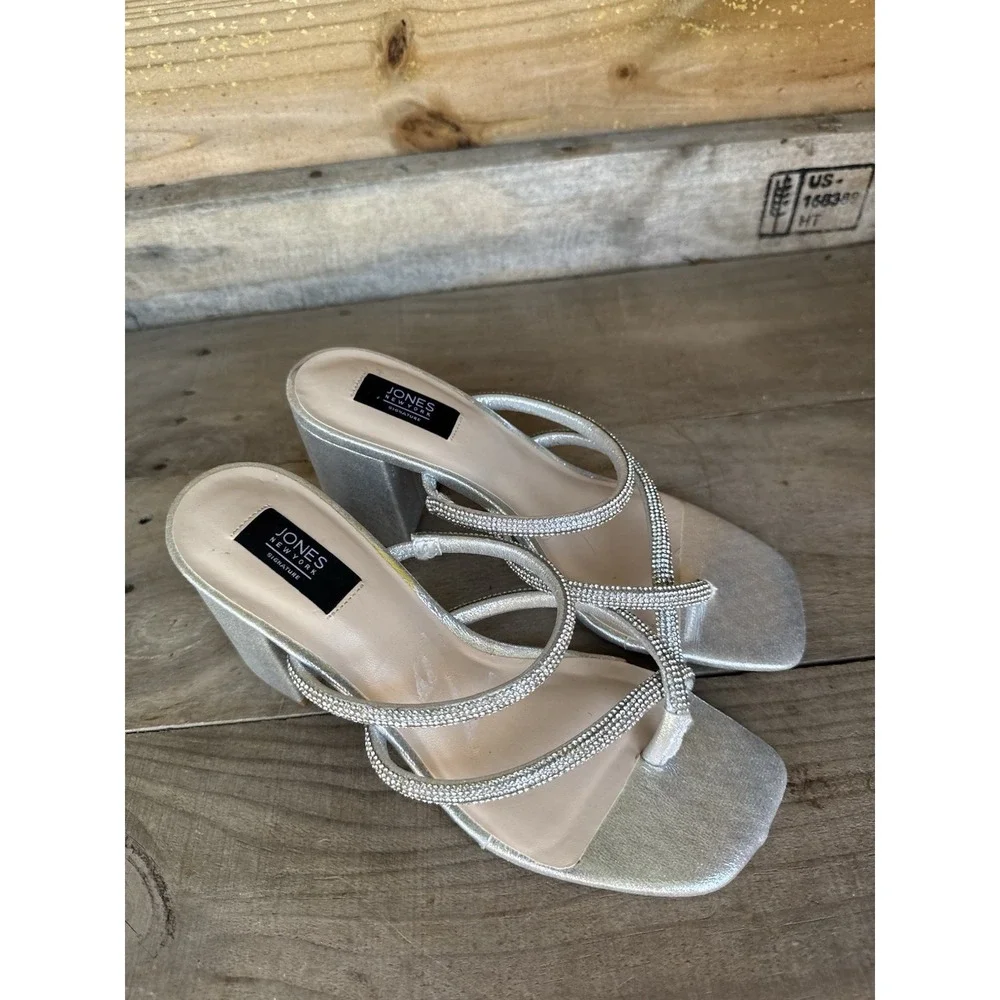Jones New York Earon Sandals heels~size 7.5 Silver Dressy Heels Chunk Heel CUTE!